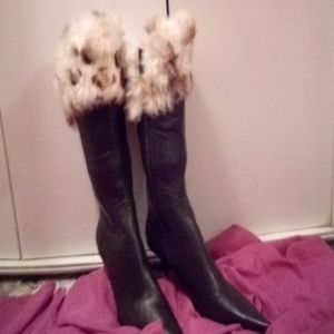 Chocolate brown size 8 boots.